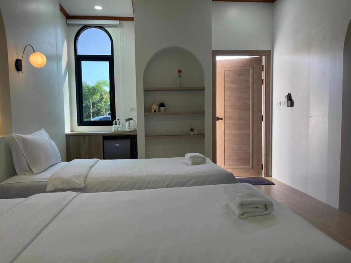 สต็อกโฮม เขาใหญ่  Hotell Pak Chong Exteriör bild