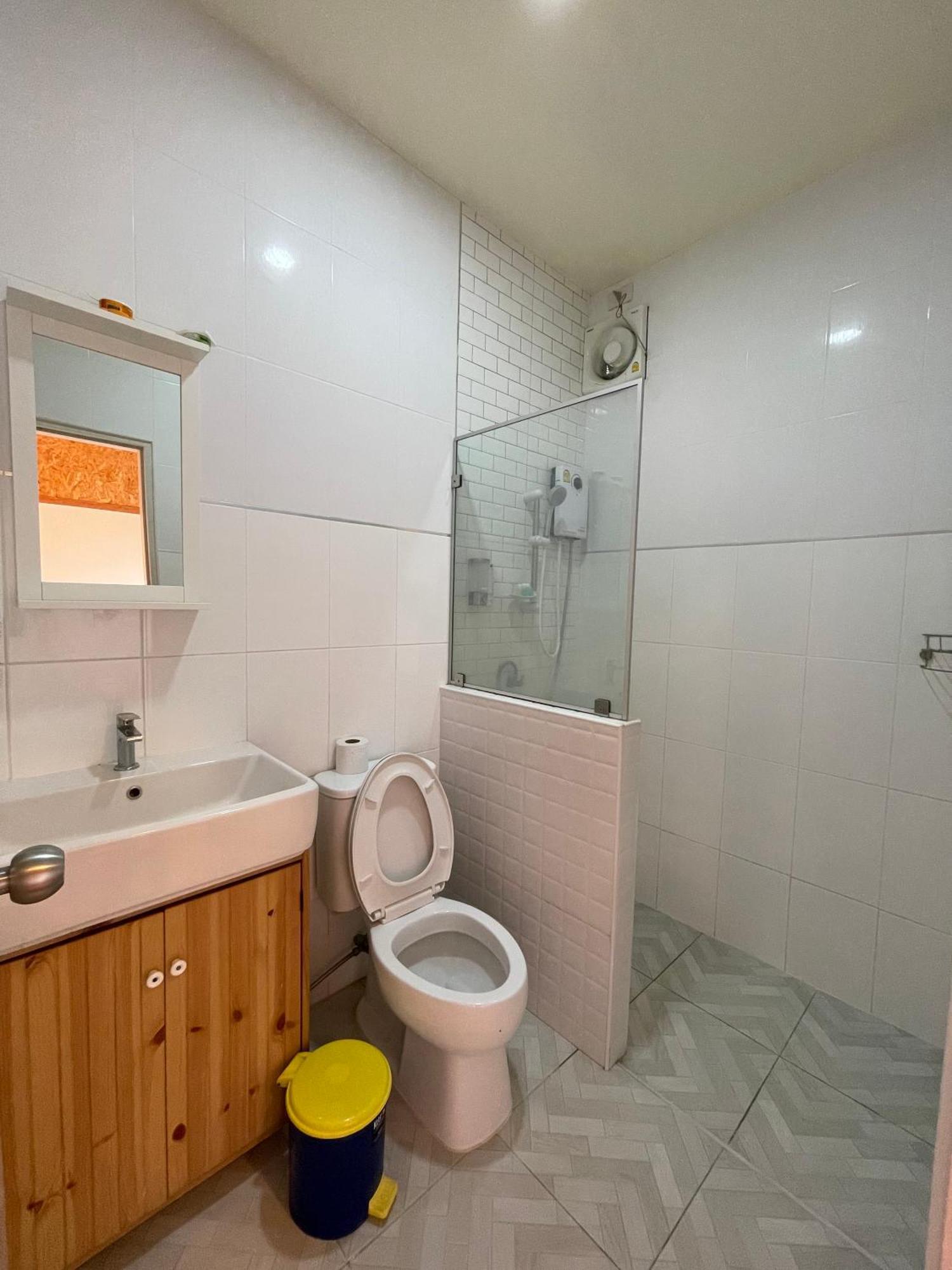 สต็อกโฮม เขาใหญ่  Hotell Pak Chong Exteriör bild