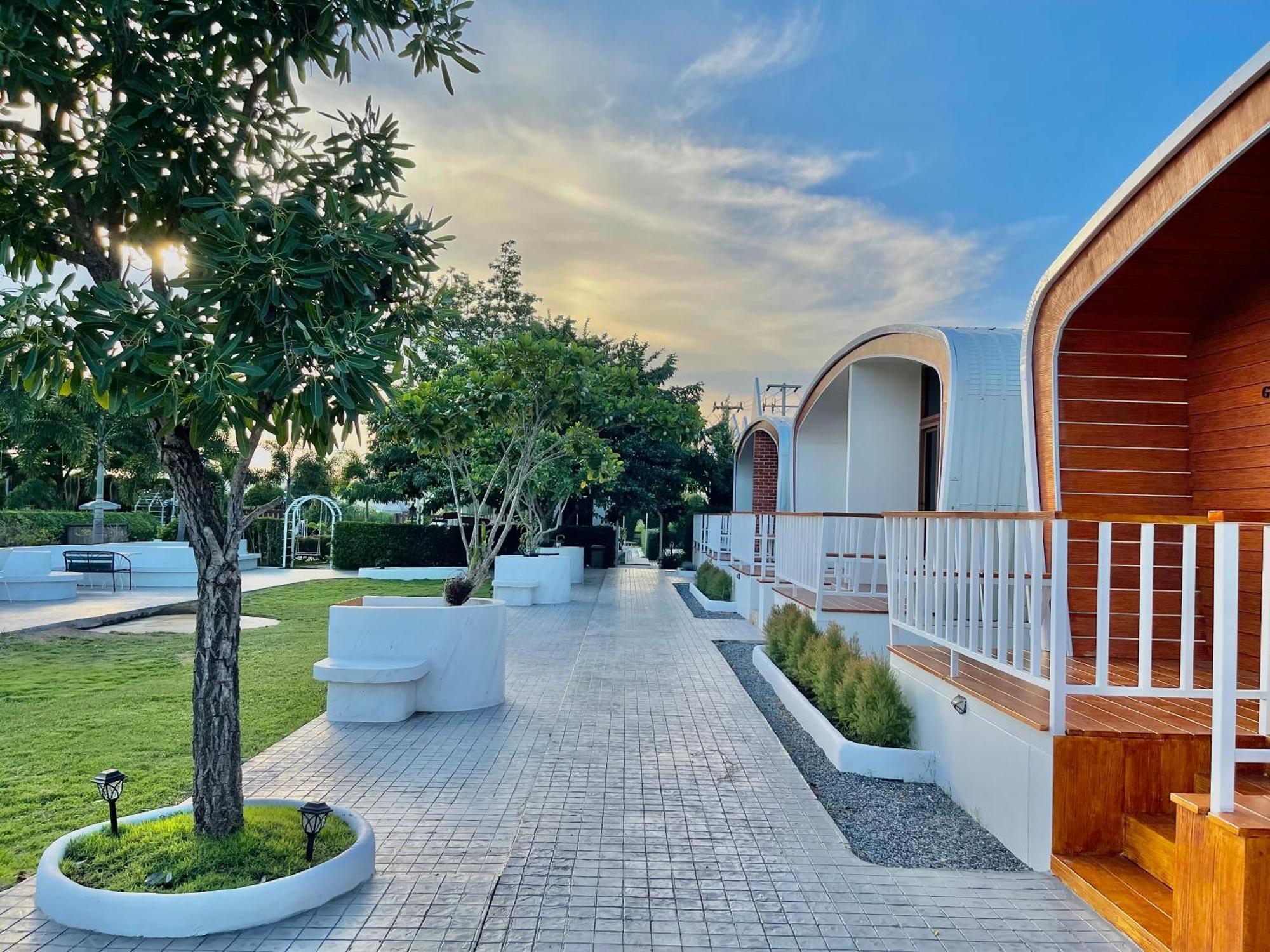 สต็อกโฮม เขาใหญ่  Hotell Pak Chong Exteriör bild